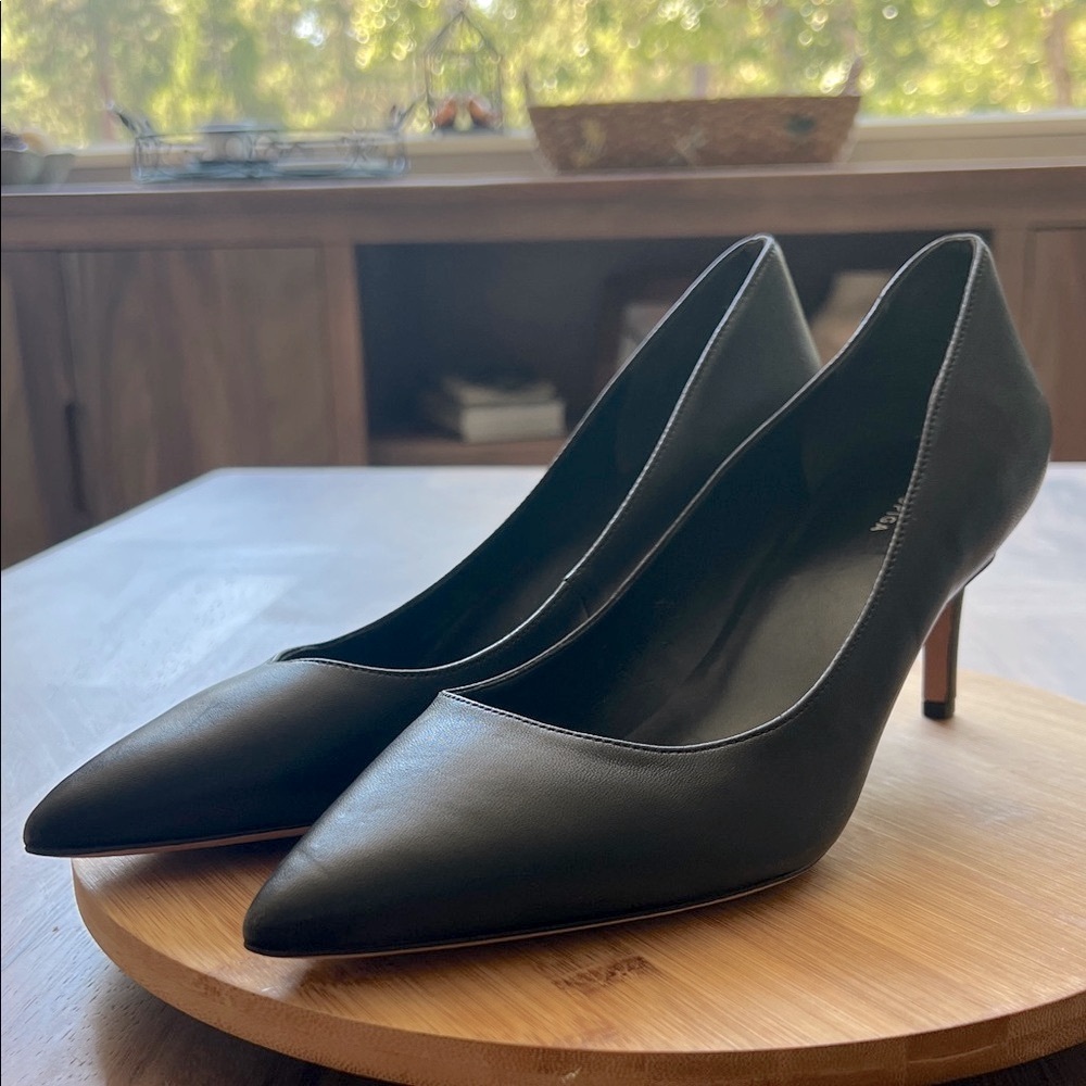 Via Spiga Black Pointed Toe Leather Pumps